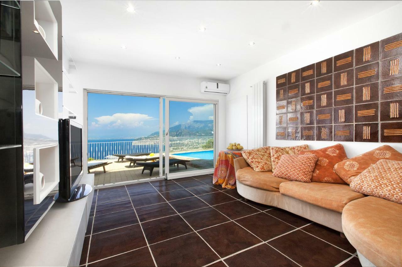 Amore Rentals - Casa Augusta A Sorrento Ngoại thất bức ảnh