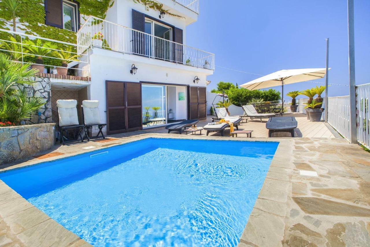 Amore Rentals - Casa Augusta A Sorrento Ngoại thất bức ảnh