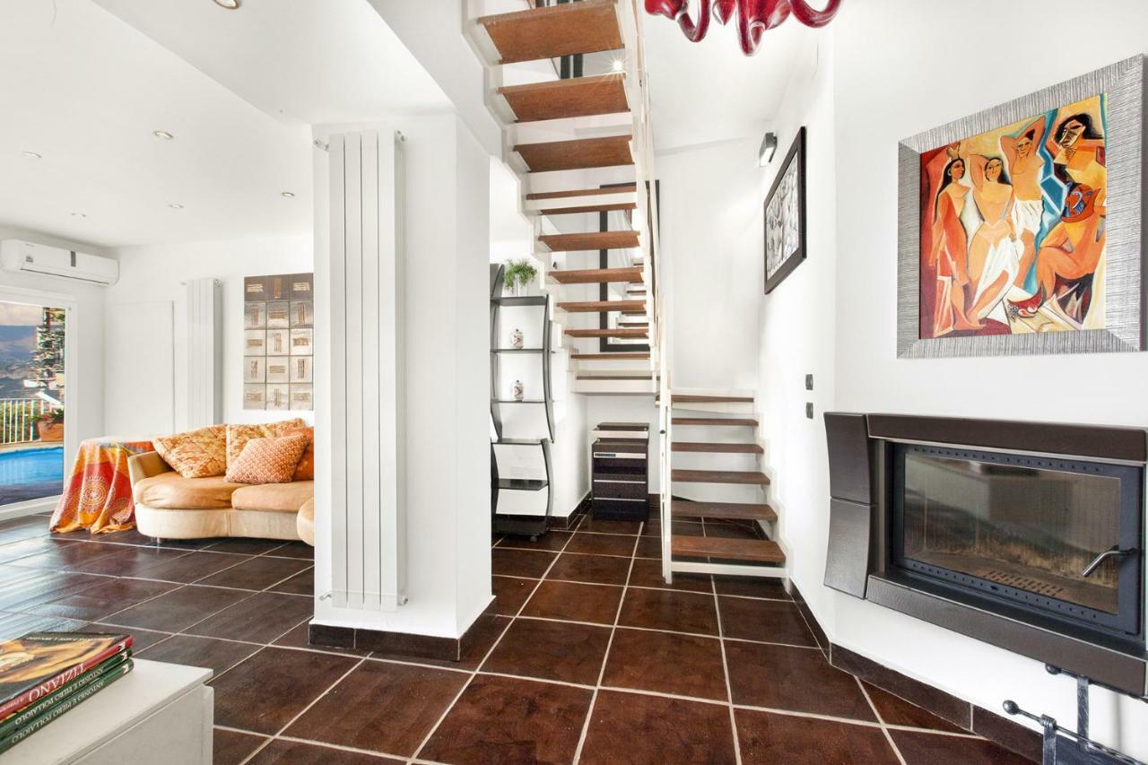 Amore Rentals - Casa Augusta A Sorrento Ngoại thất bức ảnh