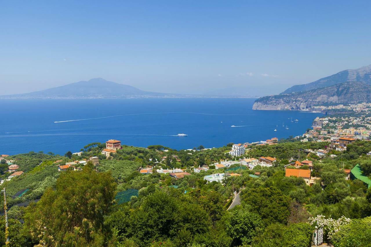 Amore Rentals - Casa Augusta A Sorrento Ngoại thất bức ảnh