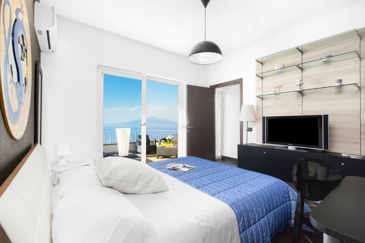 Amore Rentals - Casa Augusta A Sorrento Ngoại thất bức ảnh