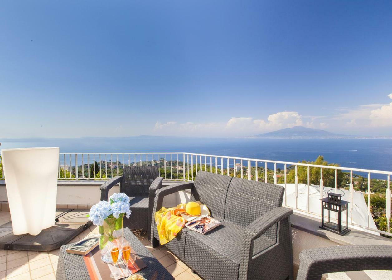 Amore Rentals - Casa Augusta A Sorrento Ngoại thất bức ảnh