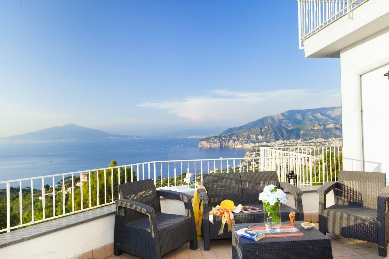 Amore Rentals - Casa Augusta A Sorrento Ngoại thất bức ảnh