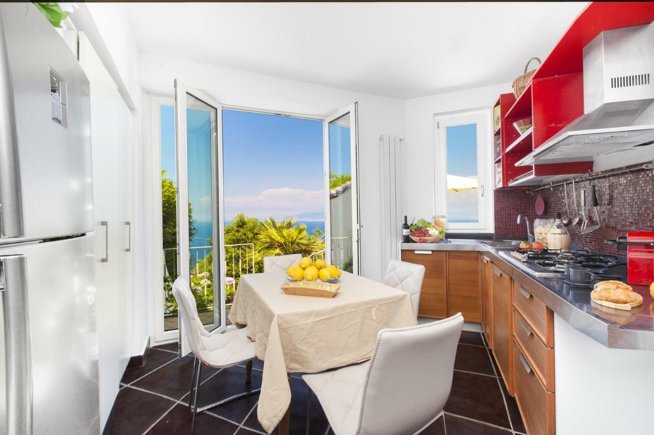 Amore Rentals - Casa Augusta A Sorrento Ngoại thất bức ảnh