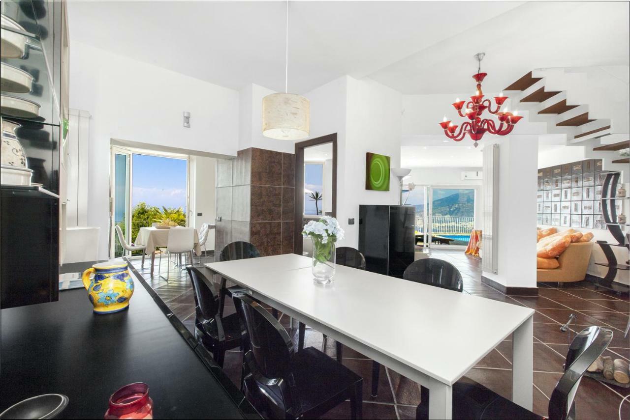 Amore Rentals - Casa Augusta A Sorrento Ngoại thất bức ảnh